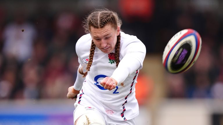Full-back Emma Sing kicked strongly for three conversions, and scored England's only try of the second half with a minute to play